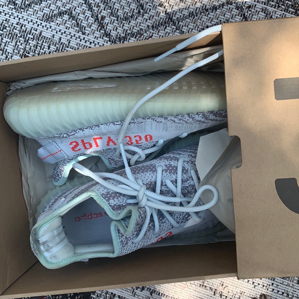 Yeezy boost 350 . Used